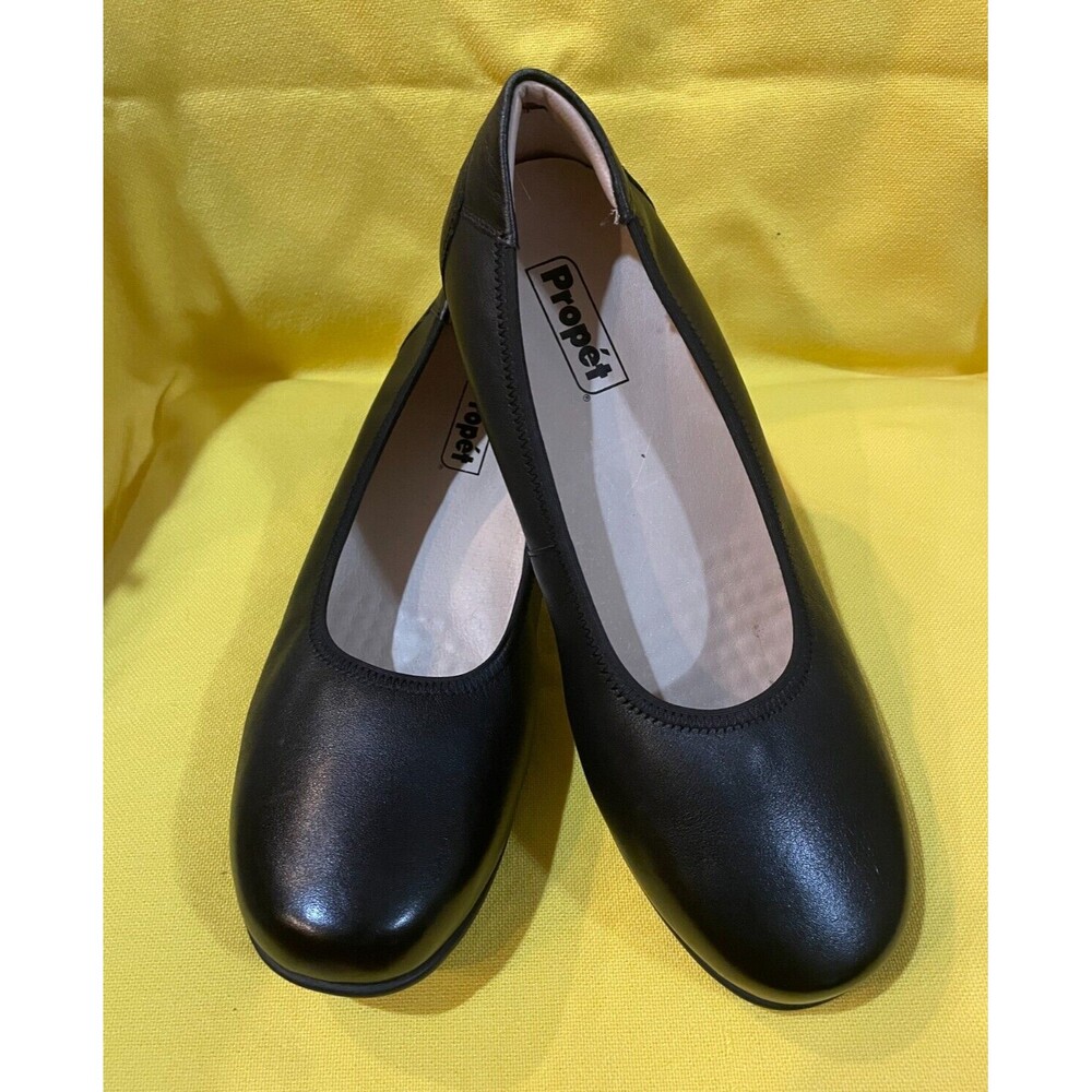 Propet Ladies Black Leather Slip On Small Wedge Shoes Size 11